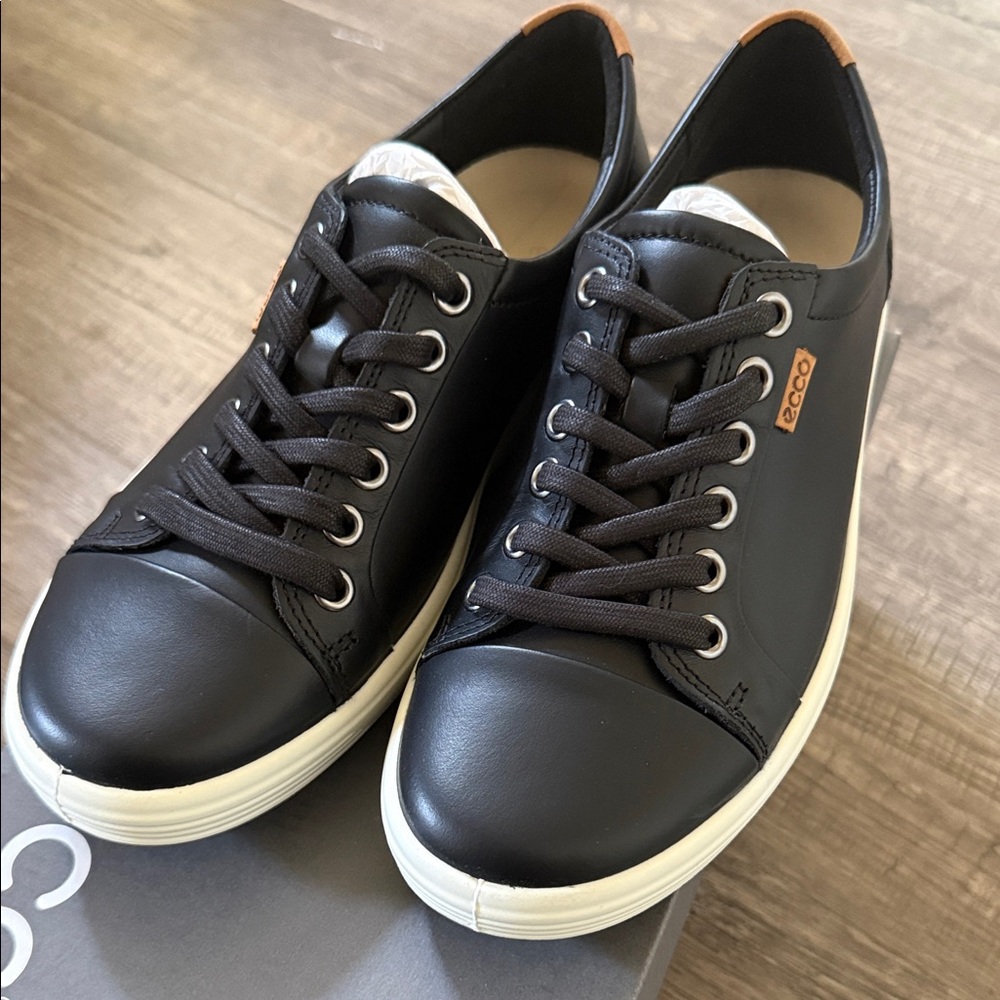 Ecco Men's Black Leather Sneakers with White Sole and Brown Heel Accent